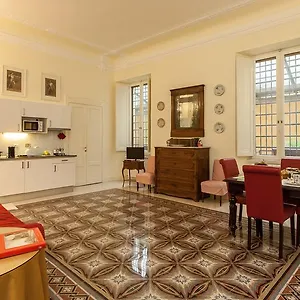  Apartment In Ghetto Garden Italy